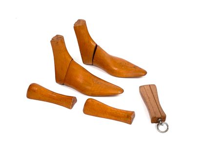 A pair of varnished wooden boot trees size...