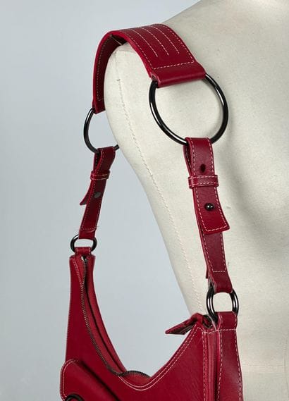 LANCEL 
Red leather shoulder bag
Good condition...