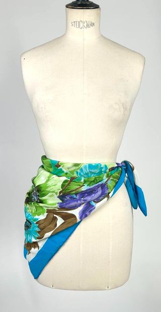 Set of 5 silk squares including:
- PIERRE...