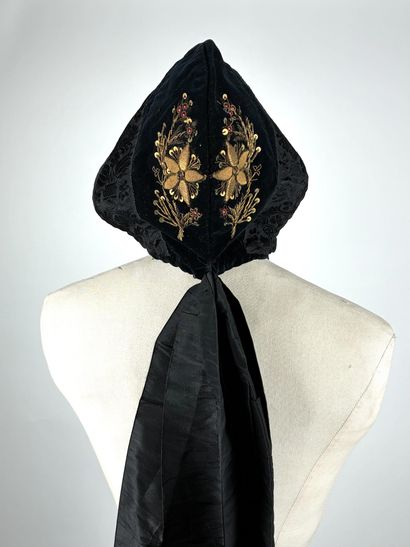 BRETAGNE
Ensemble de bonnets en cannetille,...