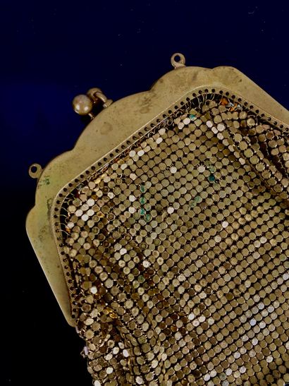 Small purse bag in gold-plated metal
13 x...