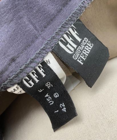 GIANFRANCO FERRE
Jupe crayon grise en polyamide
Taille...