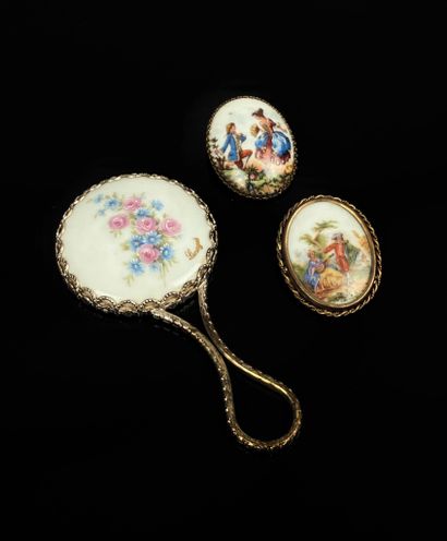 Lot composé de deux broches et d'un face...