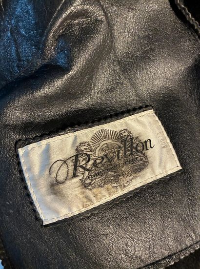 REVEILLON
Manteau en peau retournée marron...