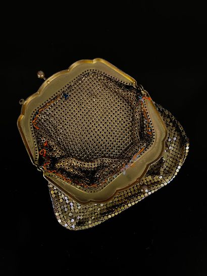Small purse bag in gold-plated metal
13 x...