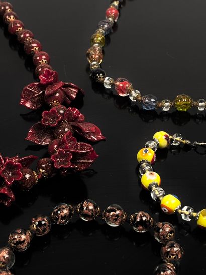Lot consisting of two bracelets and two necklaces...