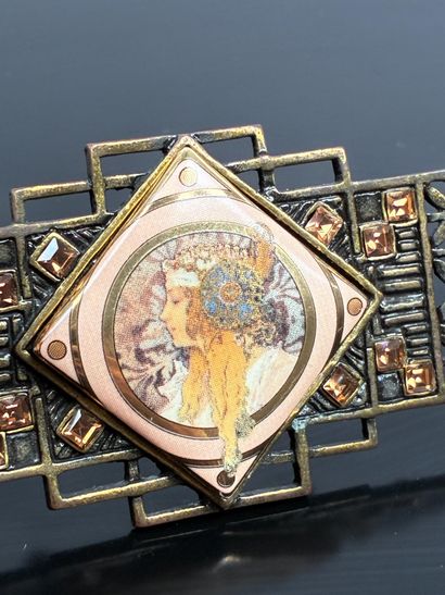 GOEBEL broche Art nouveau dans le goût de...