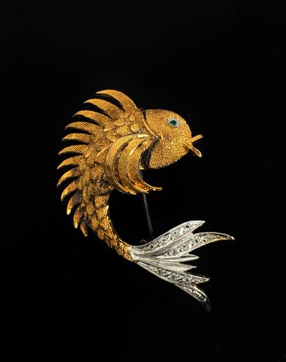 Broche poisson en métal doré et argenté marqué...