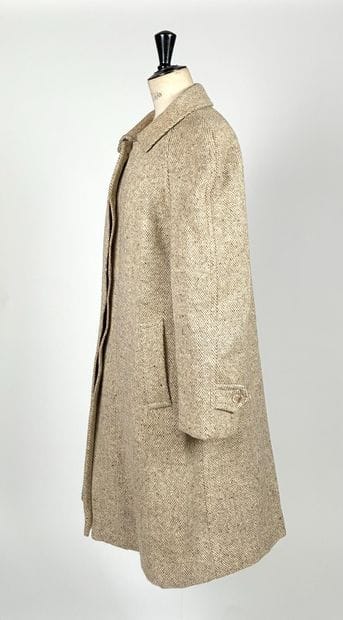 BURBERRY'S
Wool coat 
Size 38 
Stains on...