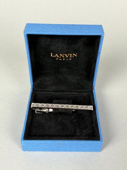 LANVIN
Pince à cravate à motif de double...