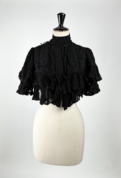 Ensemble d'accessoires relatifs au deuil,...