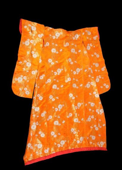 JAPON - XXème siècle
Kimono Tsubaki en soie...