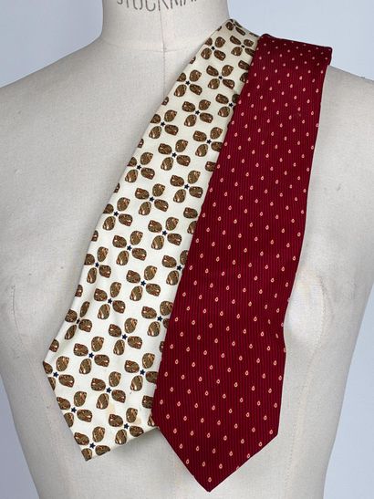 YVES SAINT LAURENT 
Ensemble de deux cravates...