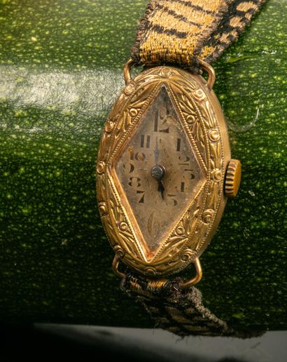 Lady's watch with gilt metal bracelet, diamond-shaped...