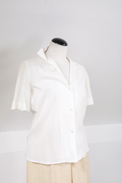 COURRÈGES,
Réunion d’un PANTALON en laine...