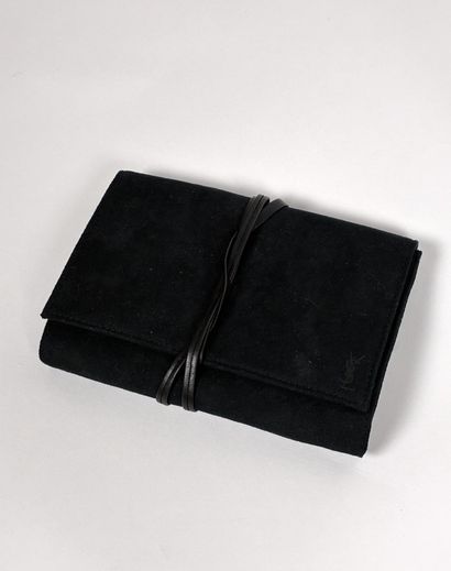 Yves Saint Laurent
Pochette rectangulaire...