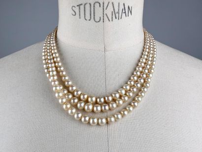 Ensemble de trois colliers de perles fantaisie
le...