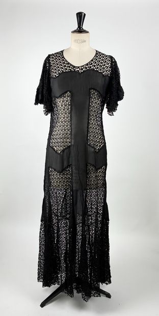 Ensemble de 4 robes noires de différentes...