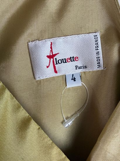 ALOUETTE, Paris
Robe à pinces en soie sauvage...