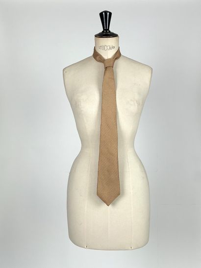 Ensemble de treize cravates en coton, soie...