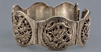 VIETNAM
Silver bracelet (beetle hallmark)...