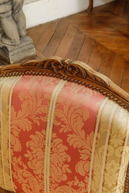 Banquette et un fauteuil de style Louis XV...