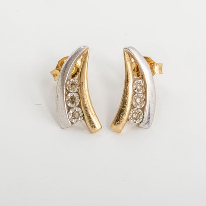 Pair of earrings in 750-th yellow and white...