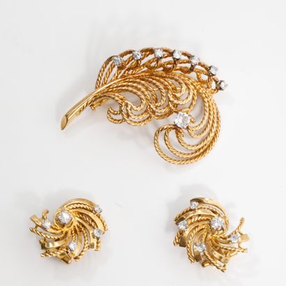 A set made of 750-thousandth gold (twisted)...