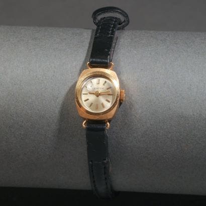 ZENITH
Small ladies' watch in 750-th yellow...