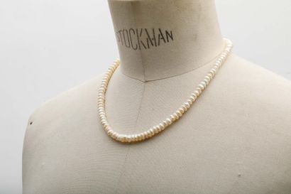 Baroque pearl necklace with 750 thousandths...