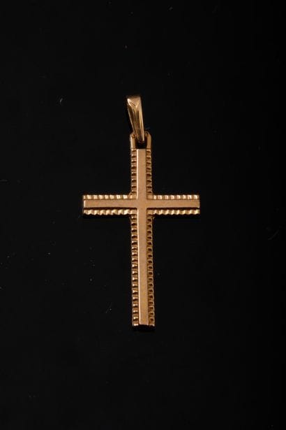 Pendentif en croix en or jaune 750 millièmes...