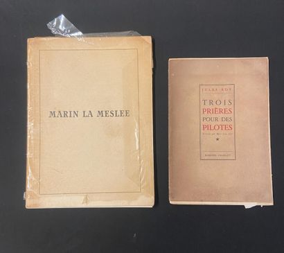 Ensemble de deux pièces.

Comprenant:
-Marin...