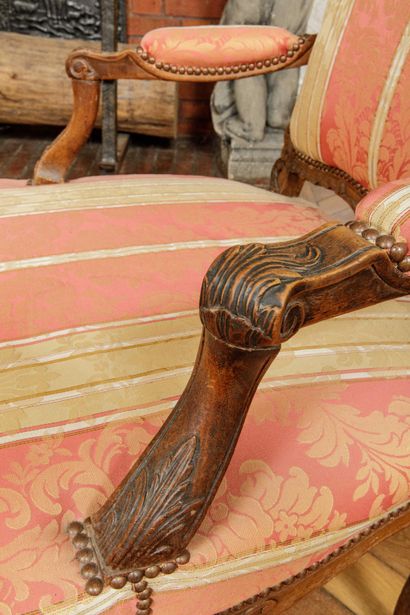 Pair of Queen-style armchairs in molded and...