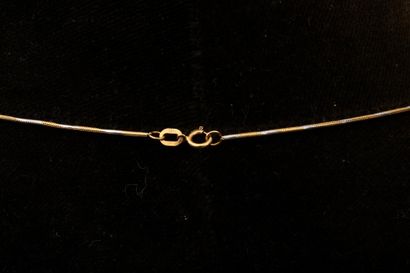 Collier en or jaune et or gris 750 millièmes...