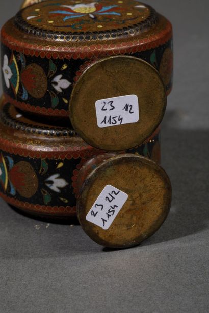 JAPAN: End of the Meiji period
Pair of small,...