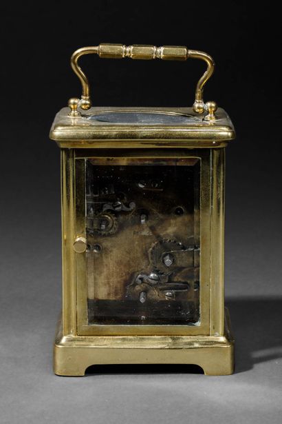 Small travel clock, known as an 