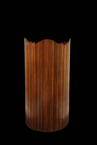 In the style of Baumann 
Wavy folding screen...