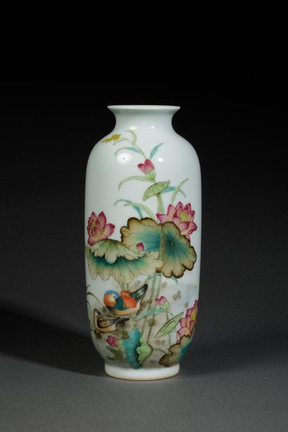 CHINA, REPUBLIC OF THE 20TH CENTURY
Cylindrical...