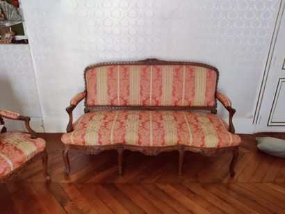Banquette et un fauteuil de style Louis XV...
