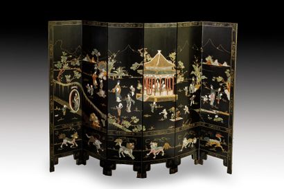 CHINA, 20th century
Folding screen made of...