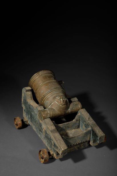 Petit canon de mortier de joie ou mortiers...