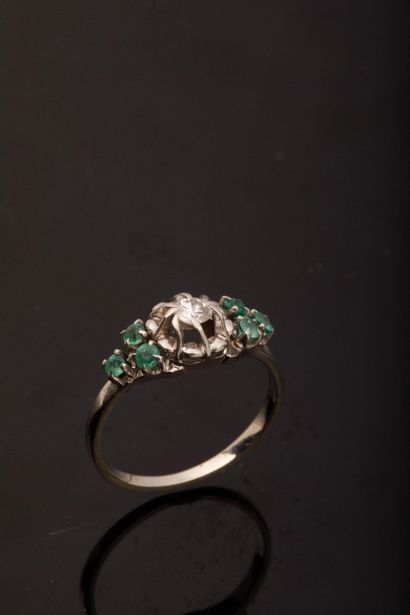 750-th white gold ring (eagle-head hallmark)...