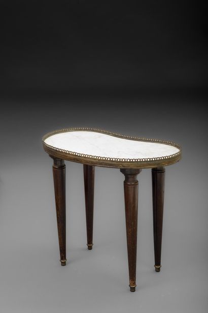 Small side table made of mahogany and mahogany...