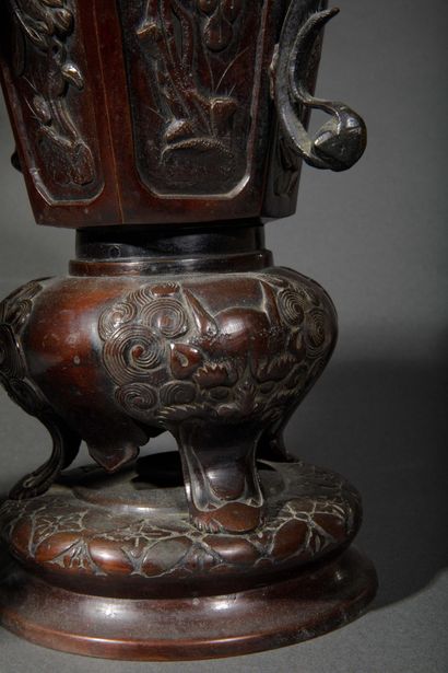 INDOCHINA, 20TH CENTURY
Pair of bronze vases...
