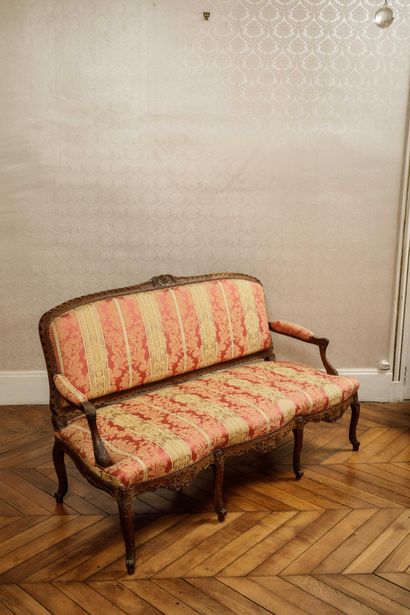 Banquette et un fauteuil de style Louis XV...