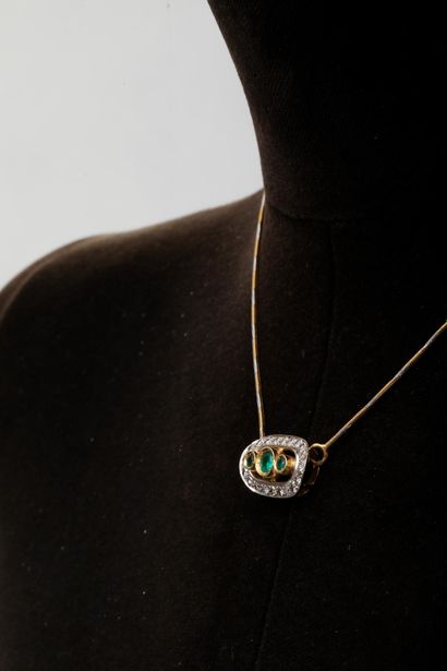 Collier en or jaune et or gris 750 millièmes...
