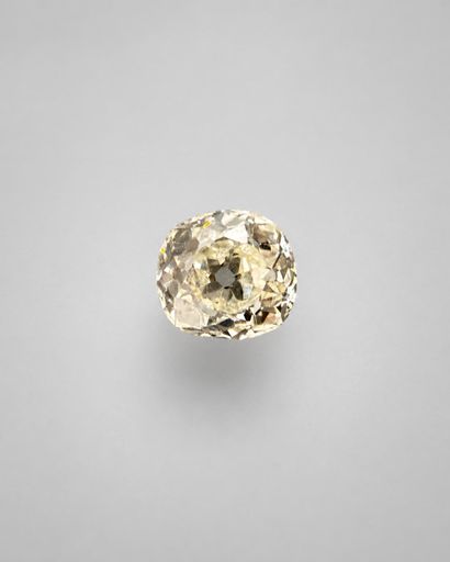Very slightly yellow cushion-cut diamond...
