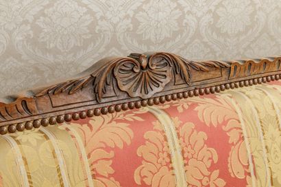 Banquette et un fauteuil de style Louis XV...