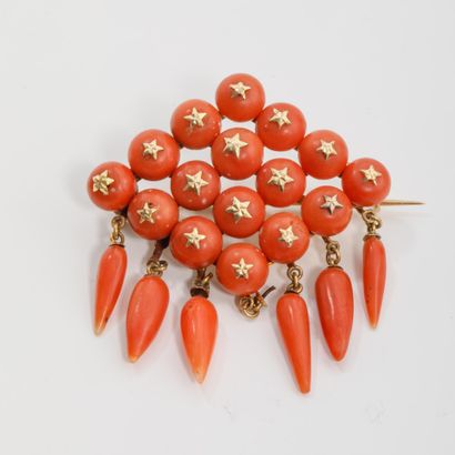 Broche en or 750 millièmes, de forme losangique,...