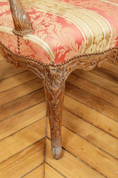Pair of Queen-style armchairs in molded and...